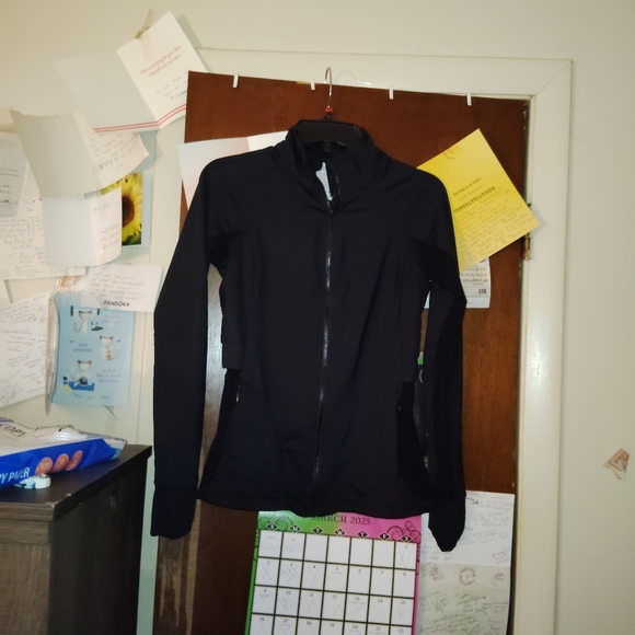 FABLETICS Rosalia Performance Jacket - Small - Picture 6 of 13